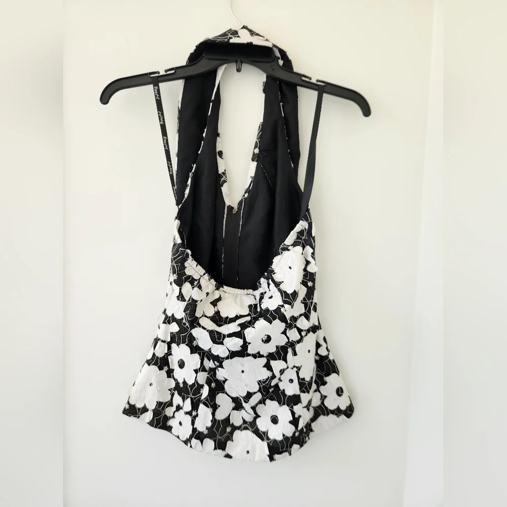 Joseph Ribkoff Black and White Floral Halter V-Neck Tank Zip-Front Acccent - Picture 2 of 4